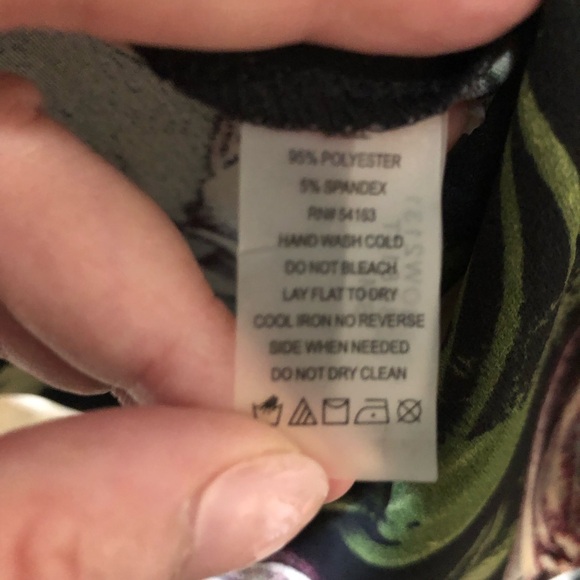 Calvin Klein size 14 black with large floral/ burgundy/white. P to P 22 L 40 - Picture 6 of 6